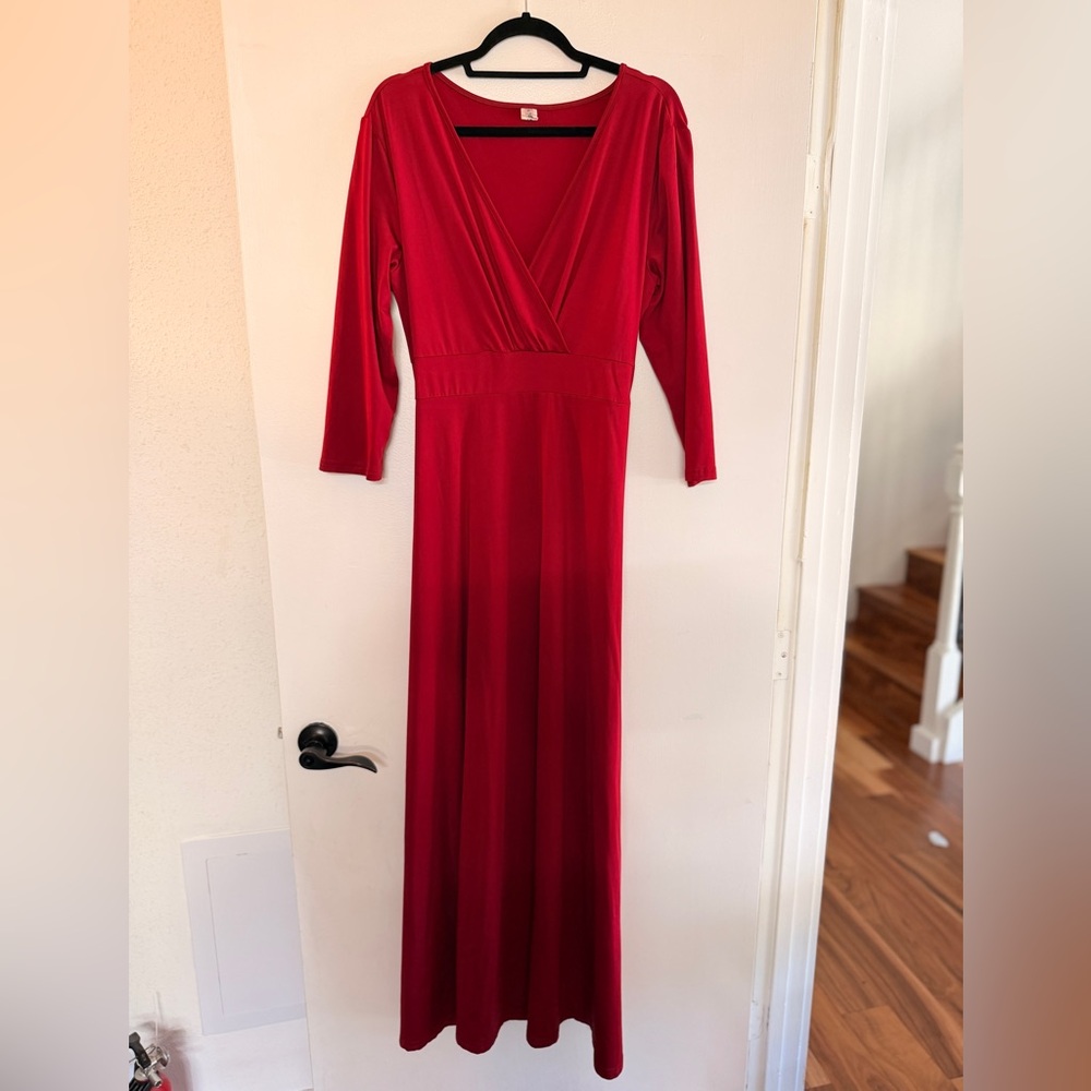 Red V-Neck Long Sleeve Maxi Dress